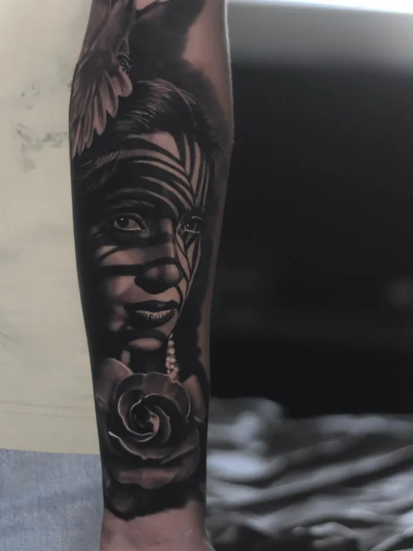female black and grey realism 타투 부위 forearm #61399 | 타투이스트 Milan Smiljanic