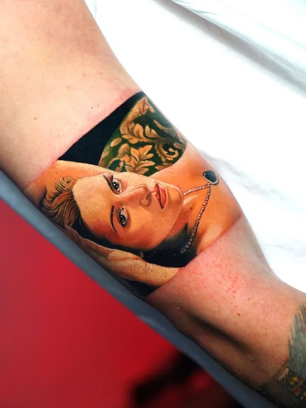 female color realism татуировка на forearm #61440 | Тату мастер Sergey Sizonenko