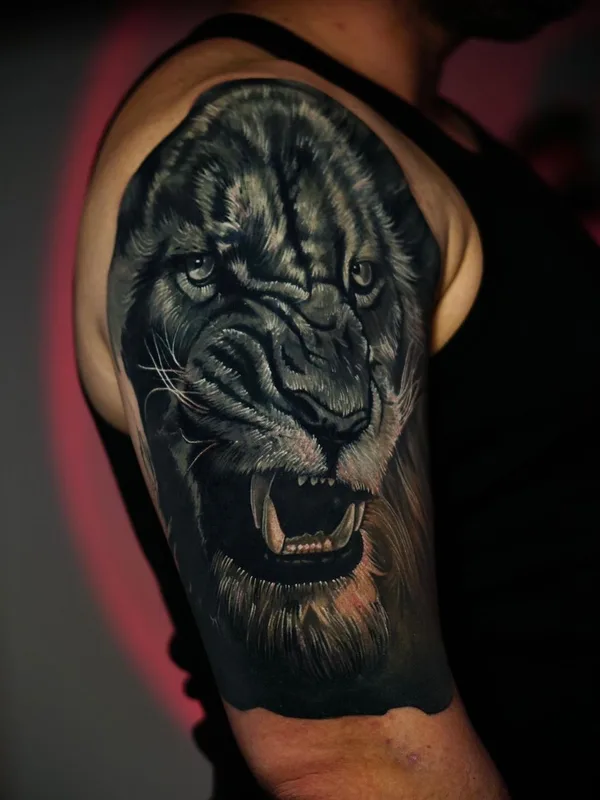 black and grey realism татуировка на upper arm #61438 | Тату мастер Sergey Sizonenko