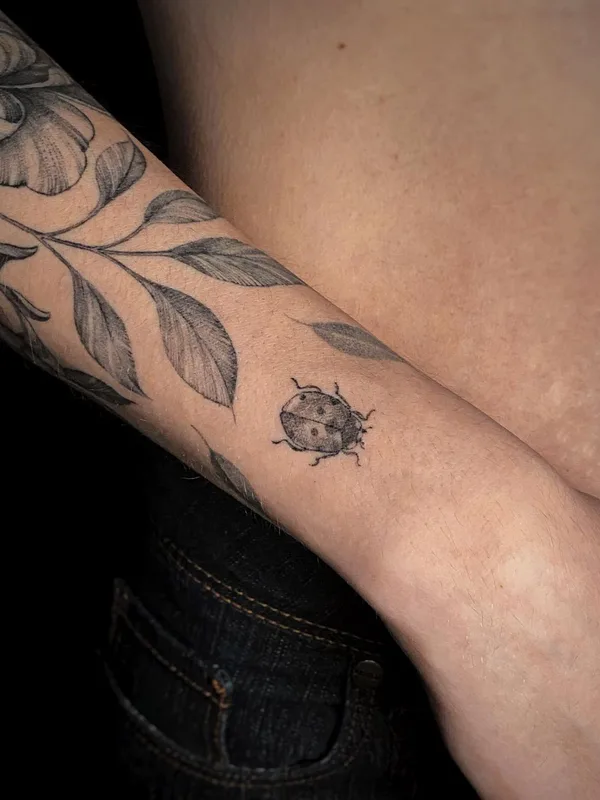 black and grey black and grey 타투 부위 forearm #61550 | 타투이스트 balaussa.art