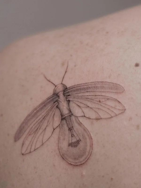 black and grey fineline 타투 부위 shoulder blade #61564 | 타투이스트 sab.tatts