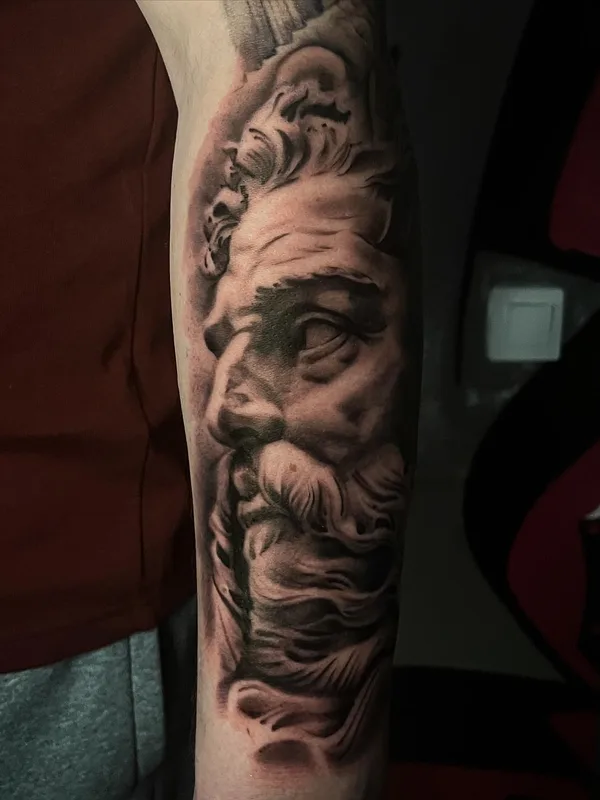 black and grey realism tattoo auf forearm #61603 | Tätowierer Vladlena Wind