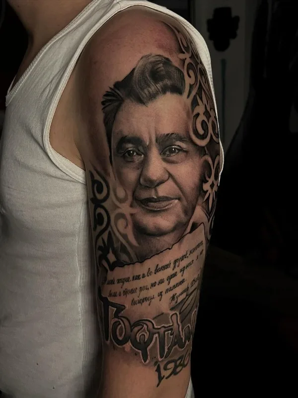 black and grey realism tattoo auf full sleeve #61600 | Tätowierer Vladlena Wind