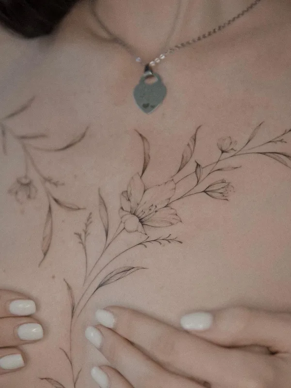 female black fineline tattoo auf chest #61616 | Tätowierer hhx9inx