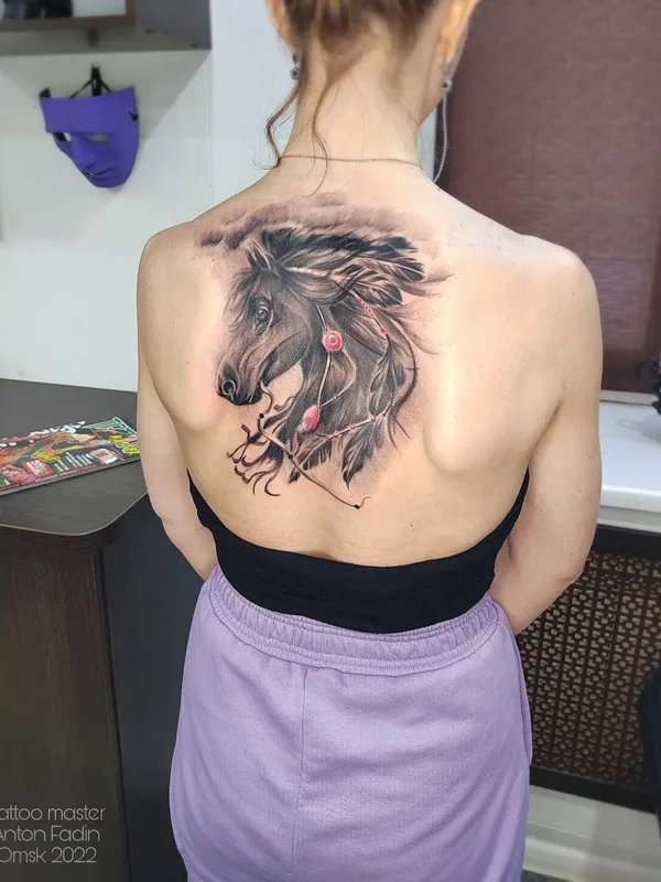 female black and grey realism Tatuaggio su upper back #50906 | Tatuatore Антон Фадин