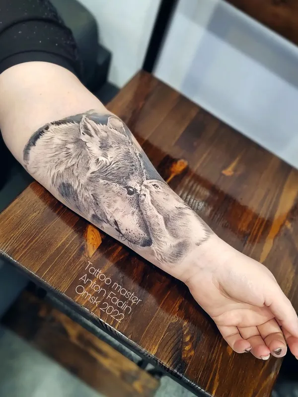black and grey realism Tatuaggio su forearm #50903 | Tatuatore Антон Фадин