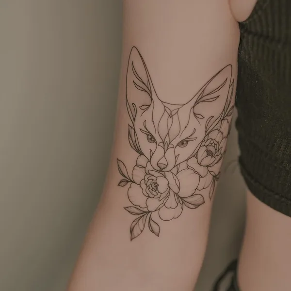 Graphic tattoo by Лена Осень in Красноярск