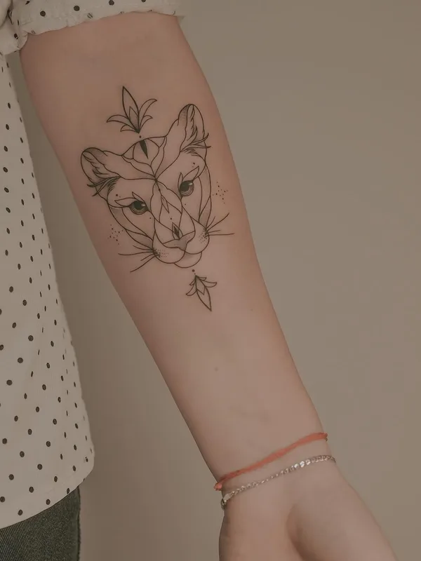 female black linework Tatuaggio su forearm #50964 | Tatuatore Лена Осень