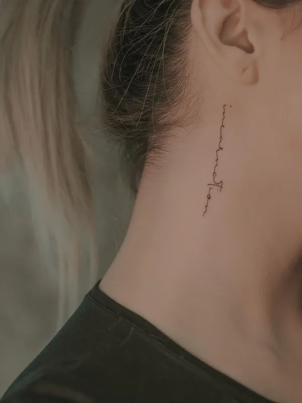 female black fineline Tatuaggio su neck #50968 | Tatuatore Лена Осень