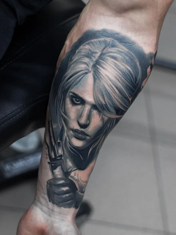 black and grey realism tatuaje en forearm #51017 | Tatuador Михаил Стороженко