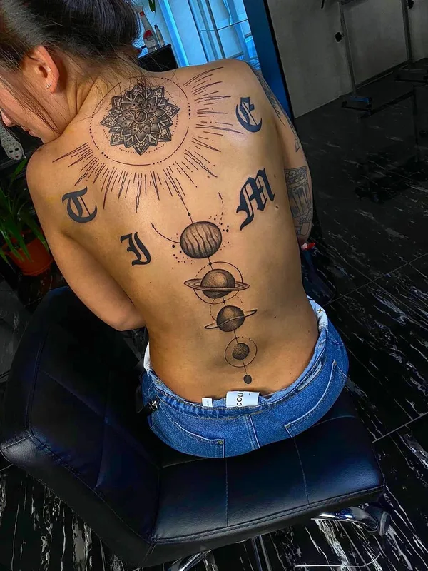 female black and grey linework tattoo on upper back #51026 | Tattoo Artist Максим Калач