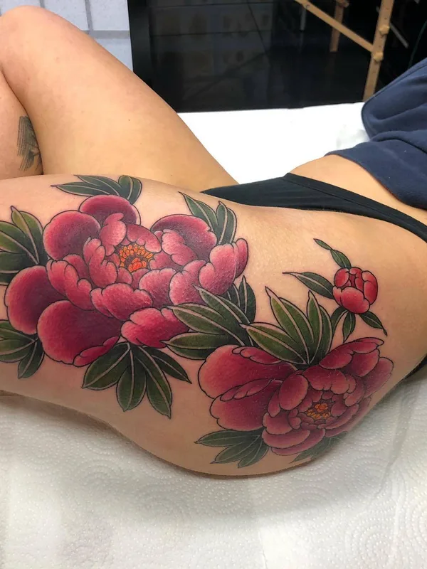 female color japanese 纹身 在 thigh #29461 | 纹身师 Rodrigo Souto Bueno