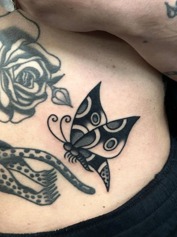 black and grey blackwork tattoo on ribcage #66400 | Tattoo Artist Jordalive