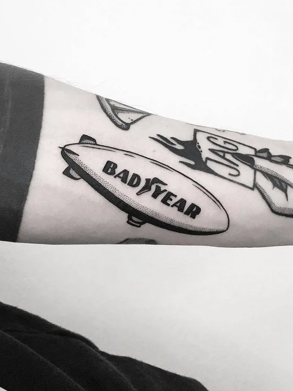 black and grey blackwork 타투 부위 forearm #29995 | 타투이스트 Pulled Poltergeist