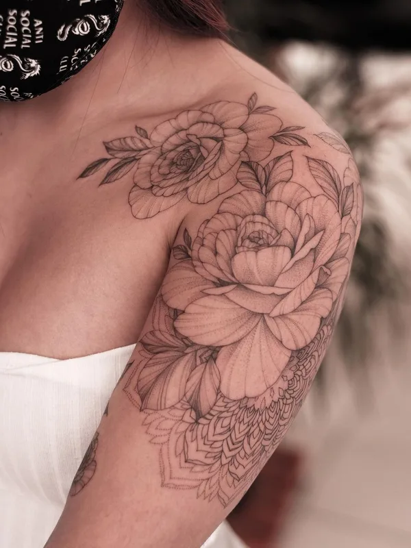 Лайнворк tattoo by Саша Масюк in Los Angeles