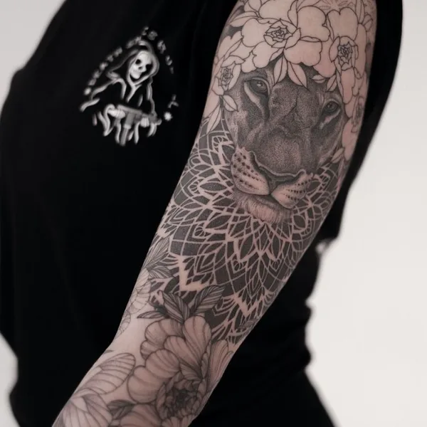 Linework tattoo by Саша Масюк in Los Angeles