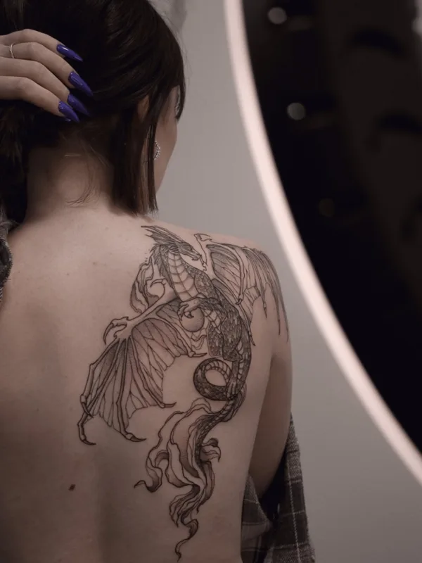 female black sketch татуировка на shoulder blade #55459 | Тату мастер Полина Лихачева | Polyashatattoo