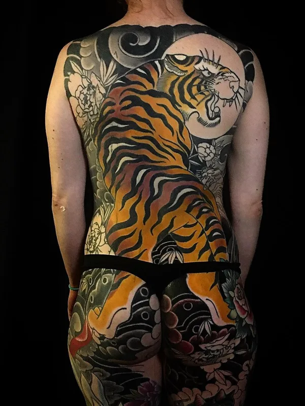 female color japanese Tatuaggio su full back #56699 | Tatuatore David Noellert