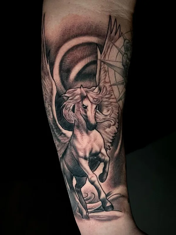 black and grey realism tatouage sur forearm #56730 | Artiste tatoueur Jacob DeNoyer