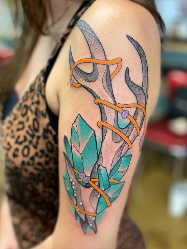female color illustrative Tatuaggio su upper arm #56764 | Tatuatore Garrett Hudson
