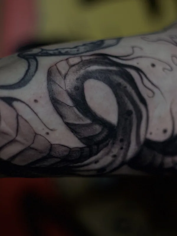 male black freehand tattoo auf arm #73558 | Tätowierer Максим zaycev_ink
