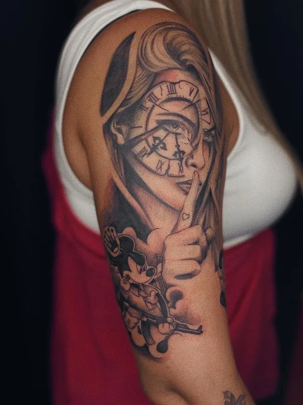 female black and grey realism 타투 부위 upper arm #73568 | 타투이스트 Саша Лихотворик