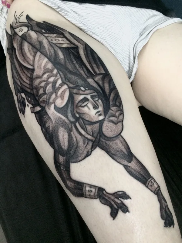 black and grey blackwork tatuaje en thigh #37744 | Tatuador Лика Смертин