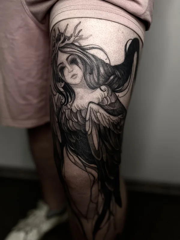 black and grey blackwork tatuaje en thigh #75076 | Tatuador Александра Гагарина