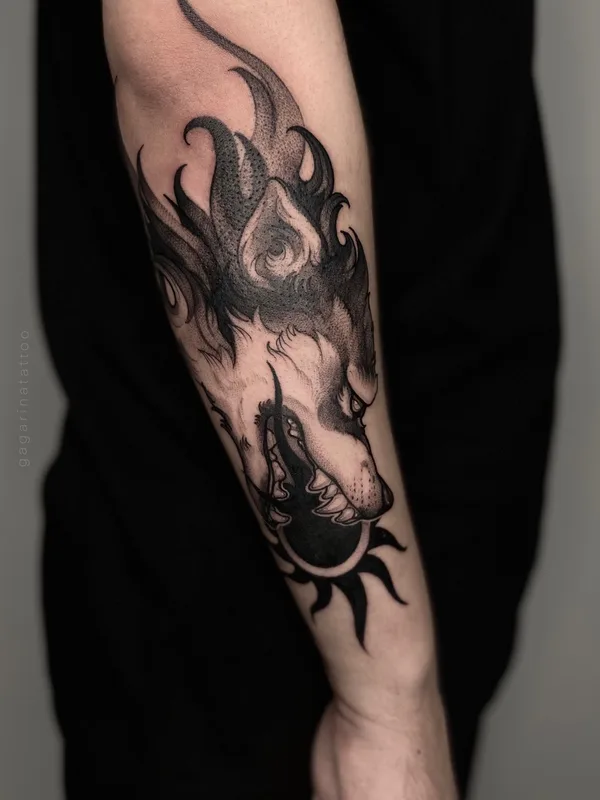 black and grey blackwork tatuaje en forearm #75068 | Tatuador Александра Гагарина