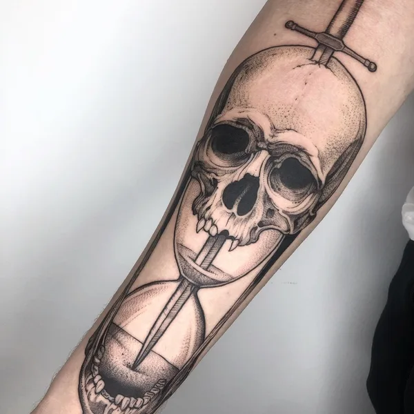 Graphic tattoo by Natalia Perrote in Praha