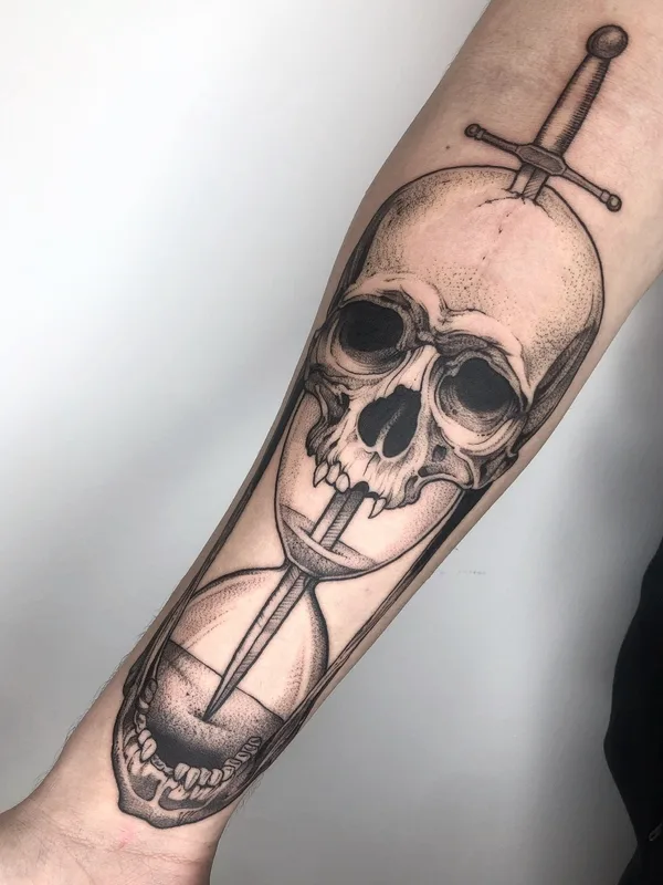Graphic tattoo by Natalia Perrote in Praha