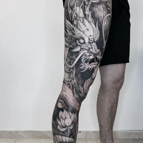 Graphic tattoo by Natalia Perrote in Praha