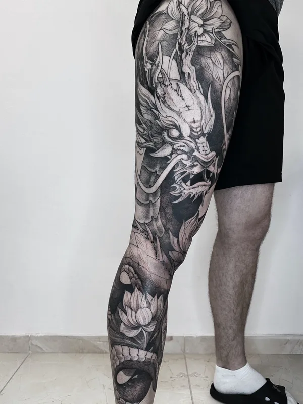Graphic tattoo by Natalia Perrote in Praha