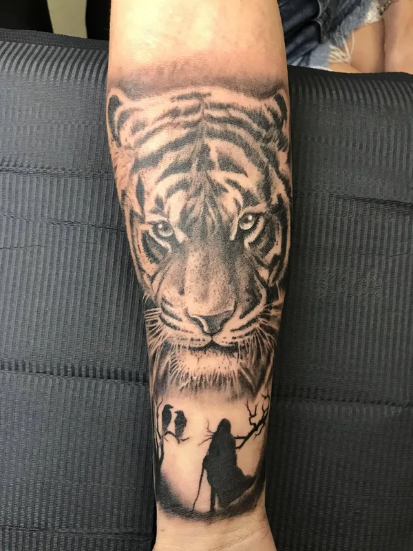 black and grey realism Tatuaggio su forearm #33864 | Tatuatore  Денис Вязников 