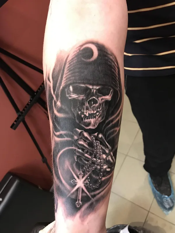 black and grey black and grey Tatuaggio su forearm #33858 | Tatuatore  Денис Вязников 