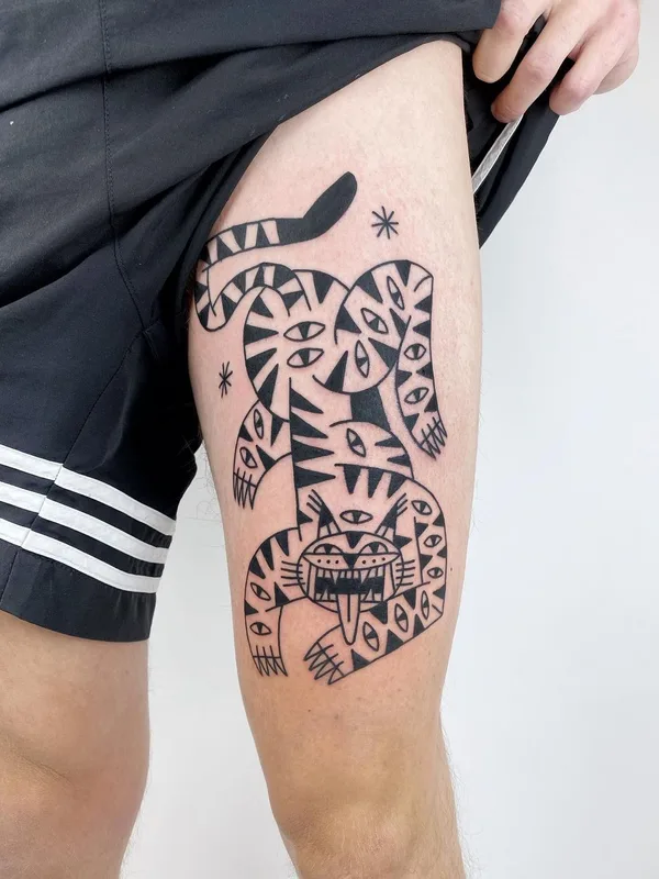 black blackwork татуировка на thigh #45158 | Тату мастер Super Roger