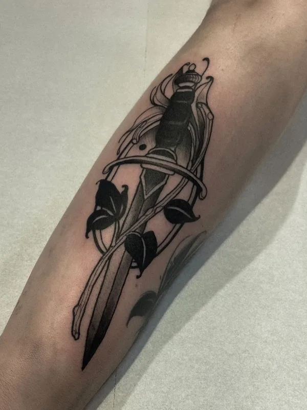 black and grey blackwork татуировка на forearm #45201 | Тату мастер Daan Boets
