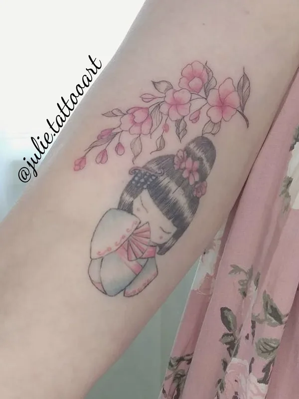 female color illustrative tattoo auf forearm #38399 | Tätowierer Juliane Visser