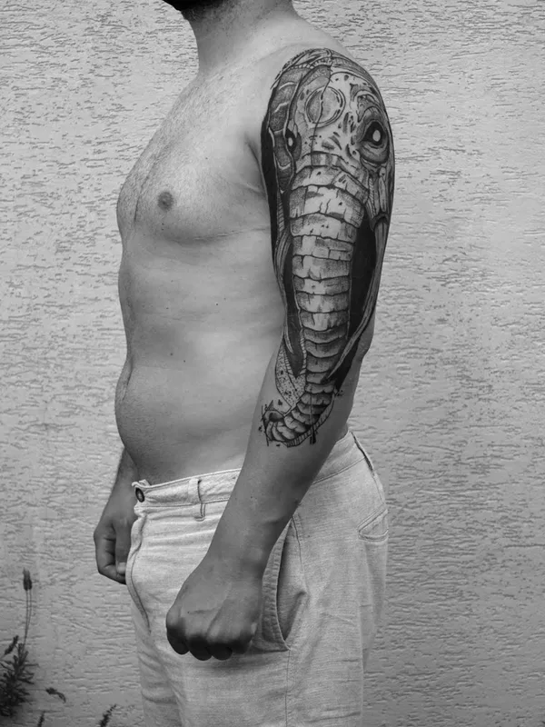 male black and grey black and grey tatouage sur full sleeve #38609 | Artiste tatoueur Paulo R