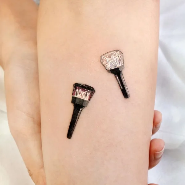 Feminine tattoo by Songe in Seoul