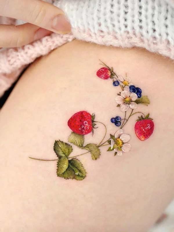 female color miniature, micro-realism Tatuaggio su leg #53034 | Tatuatore Songe