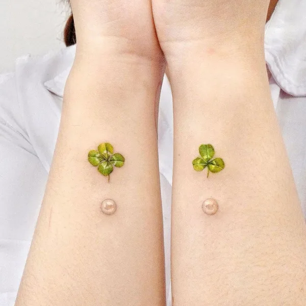 Feminine tattoo by Songe in Seoul