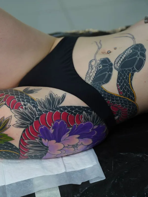 female color japanese татуировка на thigh #68196 | Тату мастер АРТЕМИЙ НЕУМОИН