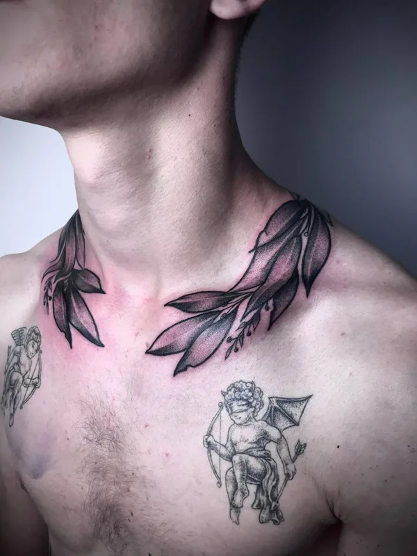 male black and grey blackwork tatouage sur chest #40180 | Artiste tatoueur Владимир Волошин