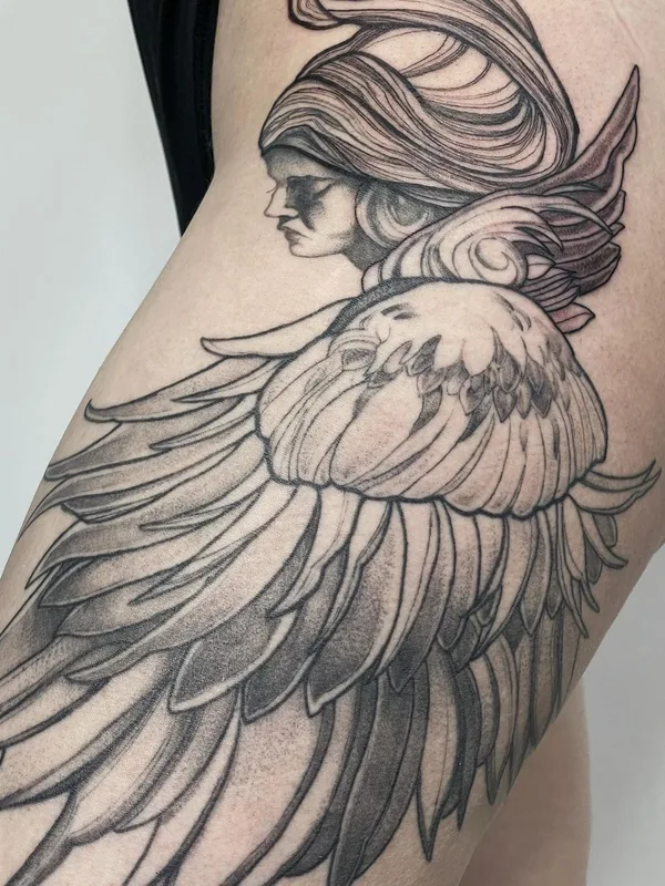 black and grey black and grey 纹身 在 thigh #55501 | 纹身师 Настя mlvtsktattoo
