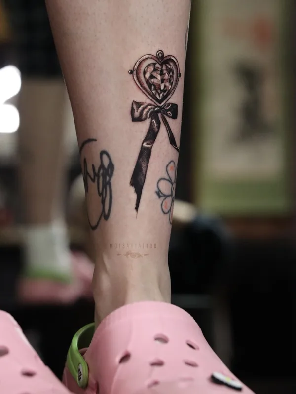 black and grey blackwork 타투 부위 calf #70733 | 타투이스트 Евгения Моцар