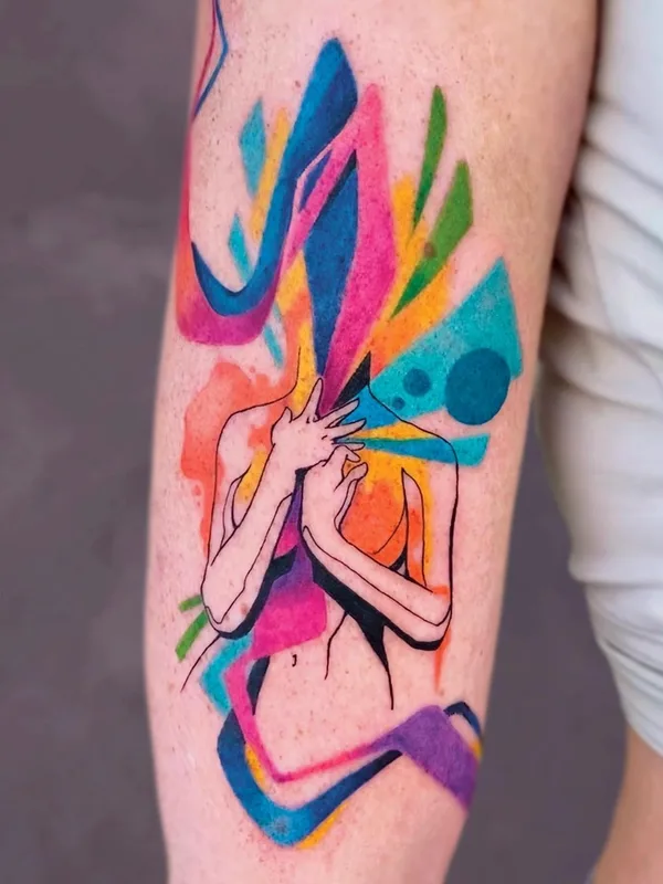 female color watercolor tatuaje en shoulder #56810 | Tatuador Aleksandra Stojanoska