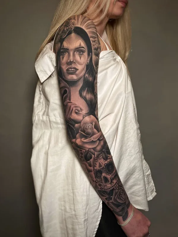 female black and grey realism 타투 부위 full sleeve #58373 | 타투이스트 Baby G