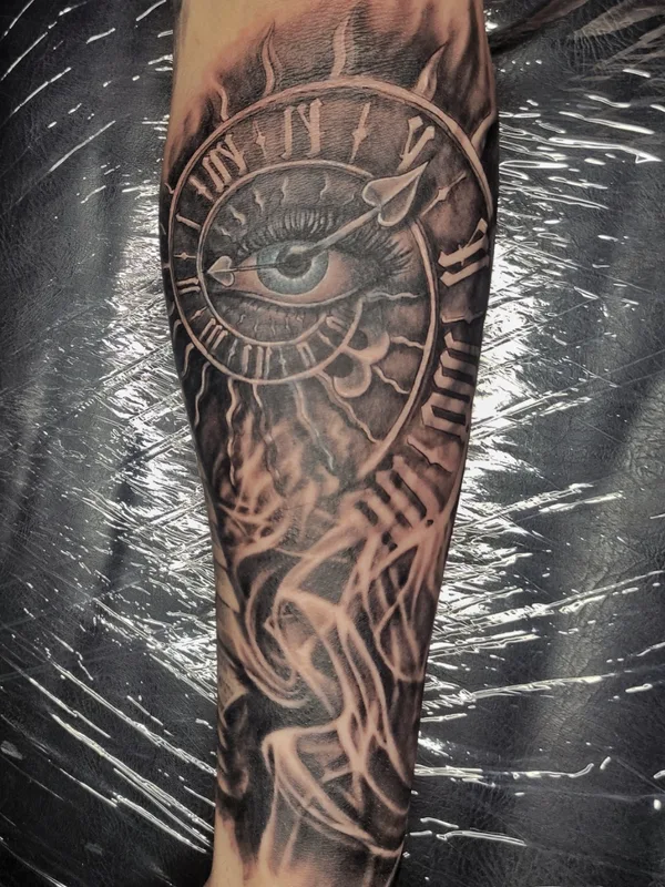 black and grey black and grey tatuaje en forearm #72908 | Tatuador Андрей Шаповалов 