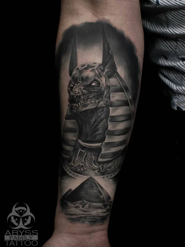 male black and grey black and grey tatouage sur forearm #32453 | Artiste tatoueur Александр Эбисс